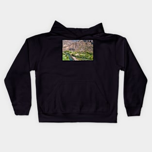 Round houses, Peru Kids Hoodie